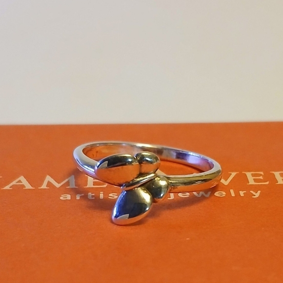 Retired James Avery Tiny Butterfly Ring, size 9 - Picture 6 of 7